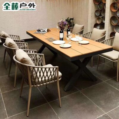 Bàn ăn Đá Phiến Cho Gia Đình Nhỏ: Hiện Đại, Đơn Giản, Sang Trọng