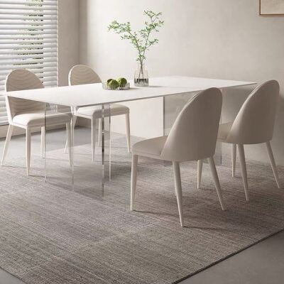 Bàn ăn acrylic hình chữ nhật sang trọng trong suốt với chân bàn hiện đại cho phòng nhỏ.