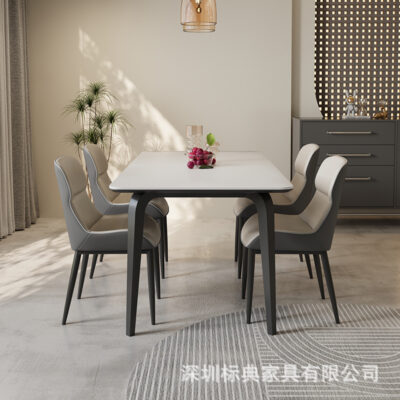 Bàn ăn gỗ nguyên khối theo phong cách cổ điển Pháp, dày hình chữ nhật.