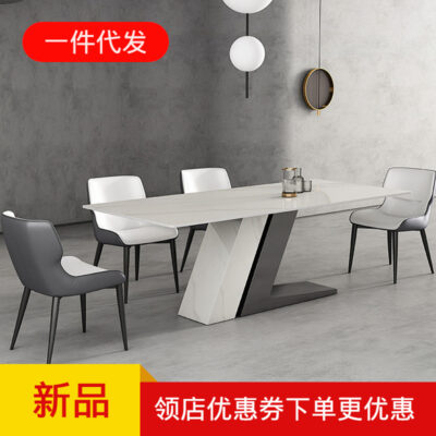 Bàn Ăn Cho Gia Đình Nhỏ: Sự Kết Hợp Độc Đáo Cho Bàn Tròn