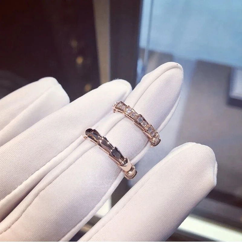 925-silver-gold-plated-full-diamond-naked-snake-bone-ring-European-and-American-senior-ladies-fashion-2.webp