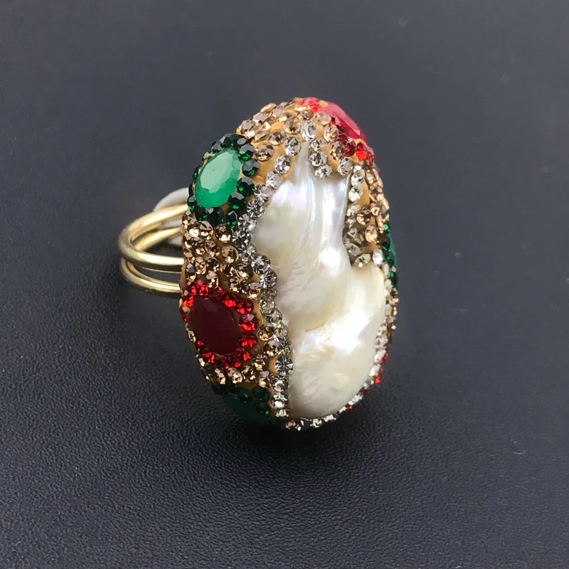 CSJ-Hand-pointed-diamond-wrapping-ruby-and-emerald-freshwater-pearl-ladies-ring-court-style-retro-noble.webp