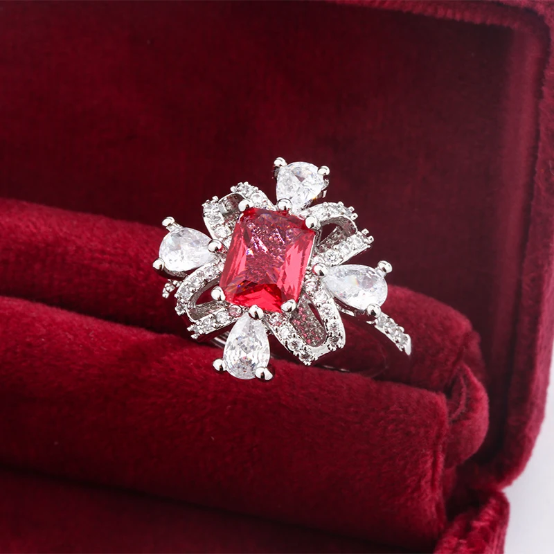 Premium-Sense-Fender-Princess-Square-Zircon-High-end-Flower-Shape-Zouju-Full-Diamond-Opening-Adjustable-Ring-3.webp