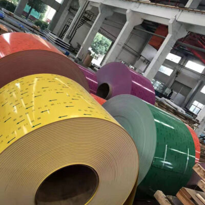 Cung cấp cuộn nhôm màu 1060 nguyên liệu cuộn nhôm màu trần nhà sản xuất cuộn nhôm phủ màu có hàng