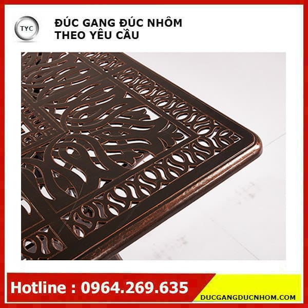 Ban-ghe-san-vuon-hinh-vuong.-Ban-ghe-nhom-duc-nhap-khau-4.jpg