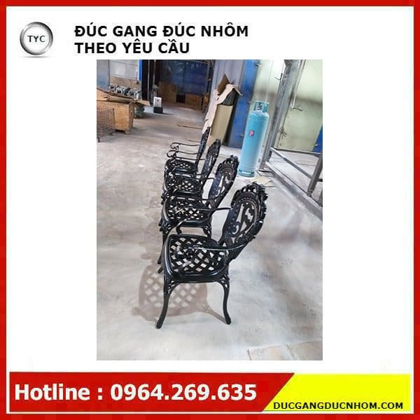 Bo-ban-ghe-san-vuon-nhom-duc-hinh-bau-duc2.jpg