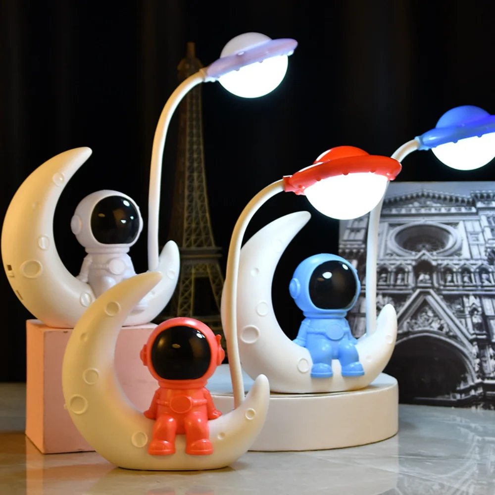 Đèn LED Sáng Tạo Hoạt Hình Spaceman Phi Hành Gia Đèn Bàn Bảo Vệ Mắt Đè - DDB-177