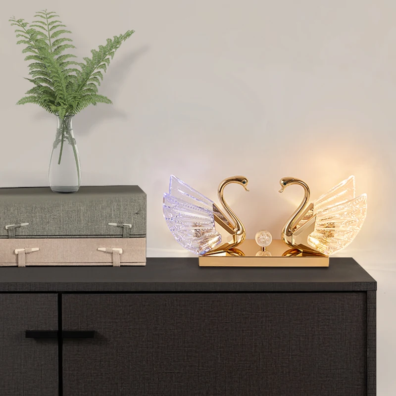 Đèn bàn thiên nga pha lê hiện đại Thiết kế sáng tạo Đèn bàn LED D Phòn - DDB-337