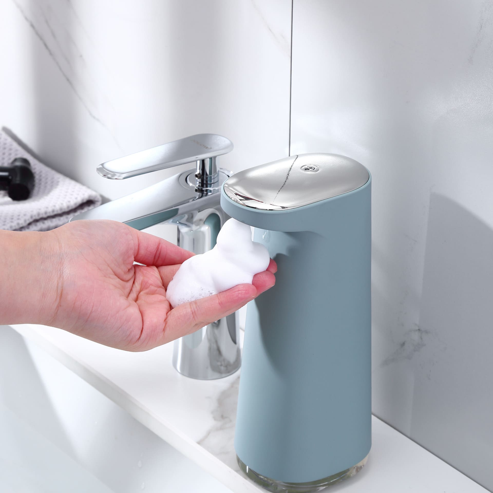 Máy khử trùng tay nhà bếp và phòng tắm cảm chất lượng cho khách sạn MRT-74