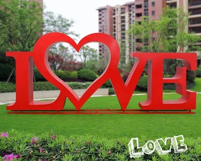 Đồ trang trí ngoài trời love sắt rèn chữ điêu ngoài trời bền đẹp, thân thiện  DTTNT_150