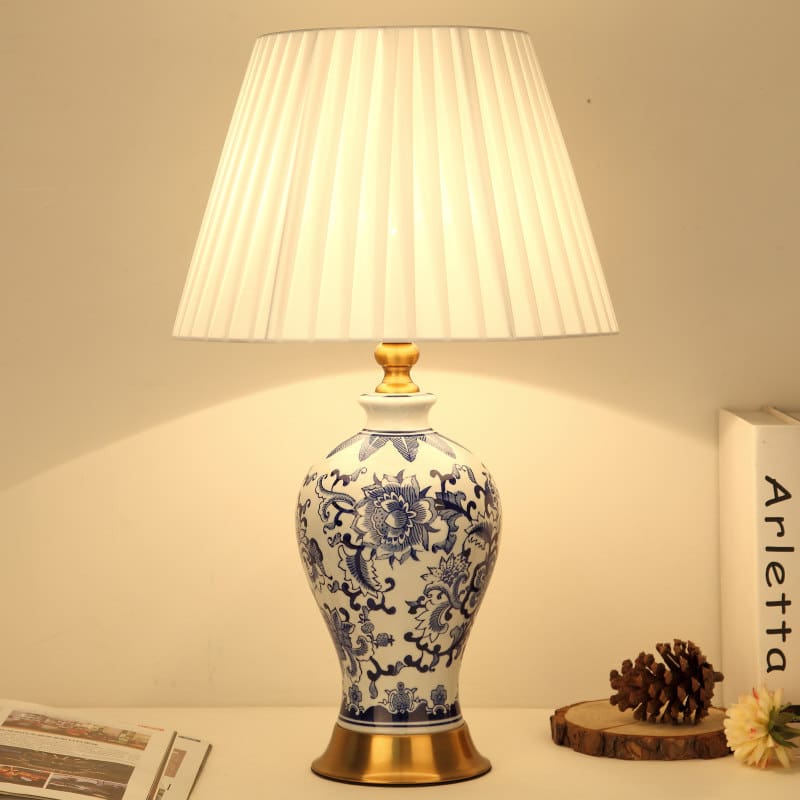 Đèn bàn gốm sứ phòng ngủ đèn bàn đầu giường sáng tạo ấm áp cao cấp Mỹ - DDB-914