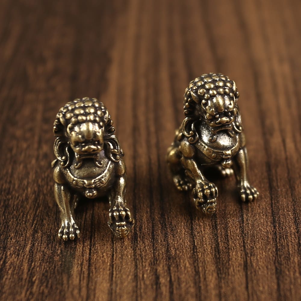 Một cặp sư tử nhỏ bằng đồng sáng tạo bàn ngoài trời bền đẹp, thân thiện môi t nan