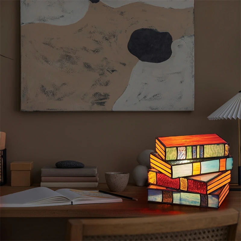 USB-Stained-Glass-Stacked-Books-Lamp-Decorative-Vintage-Reading-Book-Table-Lamp-Desk-Reading-Light-Nightstand-3.webp