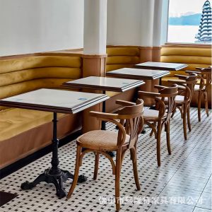Bàn ăn cổ điển bằng gỗ nguyên khối Bàn ghế quán cà phê quán trà sữa thanh trong nhà hàng Bàn ghế homestay thời trung cổ Bàn vuông tròn nhỏ