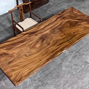 Bàn ăn Mẫu mới phổ biến Nam Mỹ Quả óc chó hình dạng tự nhiên Mặt bàn Live Edge Tấm gỗ Bàn ăn