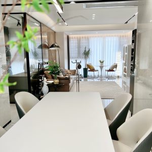 Bàn ăn và ghế kết hợp phiến đá trắng acrylic treo gia đình hình chữ nhật thiết kế nhà đơn giản kiểu lưới màu đỏ - Hình 2