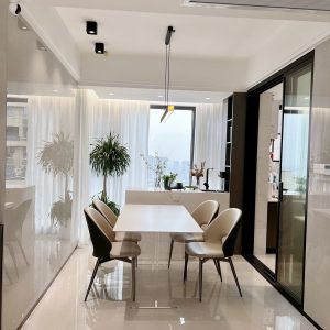 Bàn ăn và ghế kết hợp phiến đá trắng acrylic treo gia đình hình chữ nhật thiết kế nhà đơn giản kiểu lưới màu đỏ - Hình 4