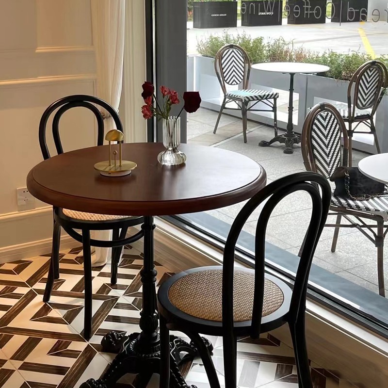 Bán buôn Mỹ cổ điển gỗ rắn cafe Bàn ghế nhà hàng thanh cửa hàng món tráng miệng Bàn ăn sắt rèn vuông nhỏ đơn giản - Hình 2 Bán buôn Mỹ cổ điển gỗ rắn cafe Bàn ghế nhà hàng thanh cửa hàng món tráng miệng Bàn ăn sắt rèn vuông nhỏ đơn giản - Hình 2