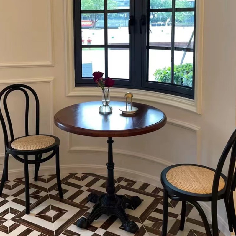 Bán buôn Mỹ cổ điển gỗ rắn cafe Bàn ghế nhà hàng thanh cửa hàng món tráng miệng Bàn ăn sắt rèn vuông nhỏ đơn giản - Hình 3 Bán buôn Mỹ cổ điển gỗ rắn cafe Bàn ghế nhà hàng thanh cửa hàng món tráng miệng Bàn ăn sắt rèn vuông nhỏ đơn giản - Hình 3
