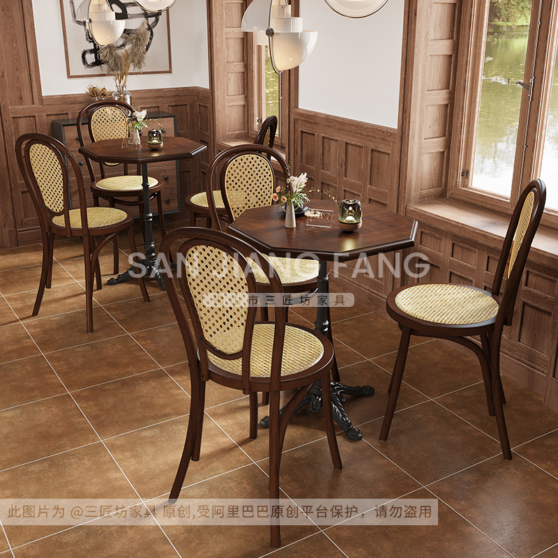 Bàn ghế cafe gỗ đặc chủ đề cổ điển Mỹ ghế nhà hàng phương tây ghế quán trà sữa Bàn tráng miệng màu đỏ Bàn làm bánh - Hình 4 Bàn ghế cafe gỗ đặc chủ đề cổ điển Mỹ ghế nhà hàng phương tây ghế quán trà sữa Bàn tráng miệng màu đỏ Bàn làm bánh - Hình 4
