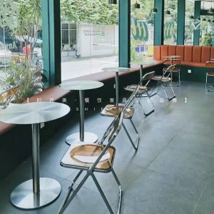 Bàn ghế Gió công nghiệp đơn giản Bàn cà phê lưới quán trà sữa đỏ sắt rèn Bàn tròn nhỏ thép không gỉ hiện đại Bàn nhỏ lưới Bàn ghế màu đỏ - Hình 2