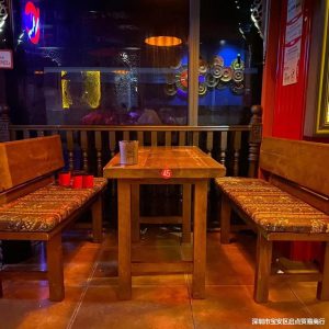 Bàn ghế Gỗ đặc Bàn ghế cổ quầy bar khách sạn Bàn thanh Bàn ghế gỗ carbonized cafe giải trí Bàn ghế ngoài trời Helens