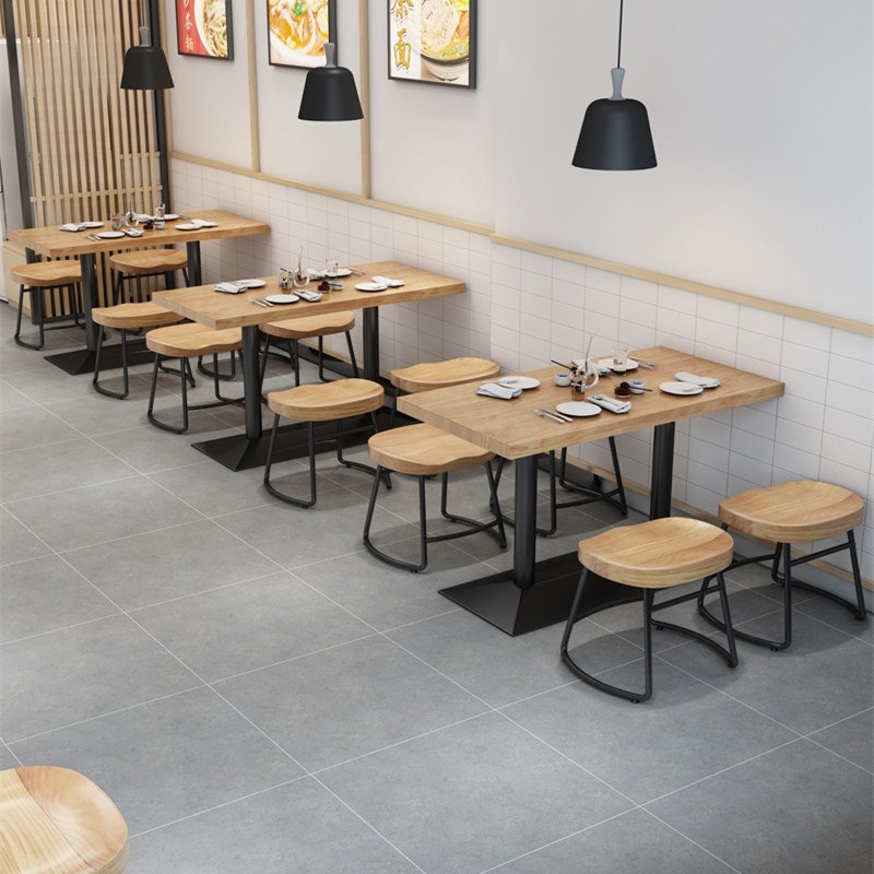Bàn ghế Gỗ nguyên khối Bàn ăn nhanh quán ăn nhẹ quán cà phê trà sữa cửa hàng burger nhà hàng Bàn ghế đơn giản Bàn vuông nhỏ thương mại Bàn ghế Gỗ nguyên khối Bàn ăn nhanh quán ăn nhẹ quán cà phê trà sữa cửa hàng burger nhà hàng Bàn ghế đơn giản Bàn vuông nhỏ thương mại