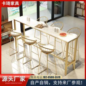 Bàn ghế Nhà hàng sắt rèn Bắc Âu Bàn ghế cao quán cà phê đơn giản quán trà sữa Bàn quầy bar bằng đá cẩm thạch dựa vào tường Bàn ghế