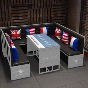 Bàn ghế Phong cách công nghiệp ghế sofa quầy bar Bàn ghế thanh lưới sáng tạo Bàn gỗ nguyên khối màu đỏ quán cà phê nhà hàng quán cà phê - Hình 2