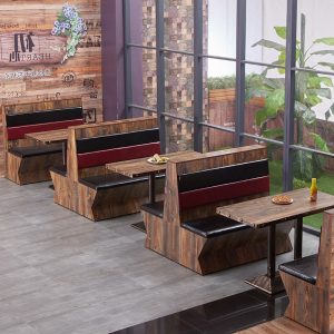 Bàn ghế Phong cách công nghiệp nhà hàng quán bar lẩu cửa hàng thịt nướng nhà hàng thanh ghế sofa Bàn ghế gỗ cứng dựa vào tường phong cách cổ điển