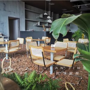 Bàn ghế Quán cà phê giải trí Bàn ghế gỗ đặc thiết kế lưới đỏ món tráng miệng quán trà sữa nhà hàng ghế mây thương mại - Hình 2