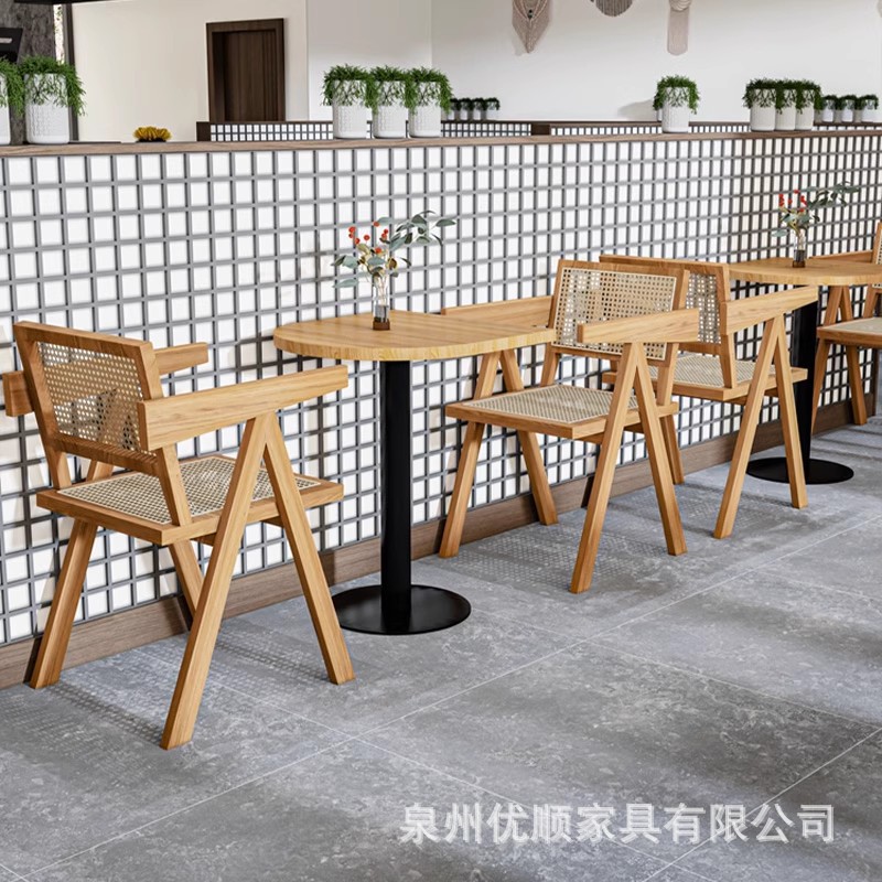 Bàn ghế Quán trà sữa nổi tiếng Bàn ghế gỗ đặc phong cách cổ điển kiểu Mỹ quán cà phê nhà hàng thanh giải trí dựa vào tường ghế ăn mây - Hình 2 Bàn ghế Quán trà sữa nổi tiếng Bàn ghế gỗ đặc phong cách cổ điển kiểu Mỹ quán cà phê nhà hàng thanh giải trí dựa vào tường ghế ăn mây - Hình 2
