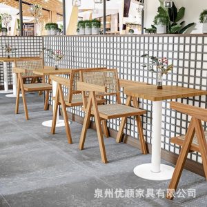 Bàn ghế Quán trà sữa nổi tiếng Bàn ghế gỗ đặc phong cách cổ điển kiểu Mỹ quán cà phê nhà hàng thanh giải trí dựa vào tường ghế ăn mây - Hình 4