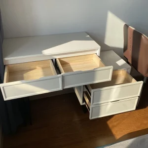 Bàn trang điểm Hiện Đại Gỗ Chắc Chắn Trang Điểm Vanity Cho Nội Thất Gia Đình Bàn Trang Điểm Có Gương Phân Cao Cấp Kem Phòng Ngủ Phong Cách Bàn Trang Điểm - Hình 4