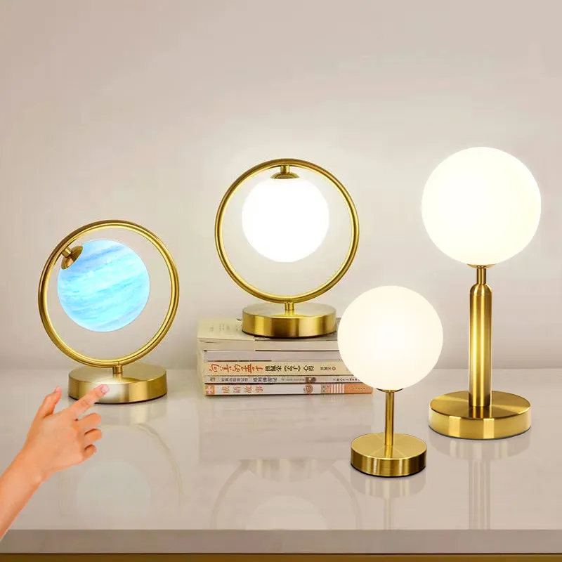 Đèn bàn bóng thủy tinh Bắc Âu có công tắc cảm ứng được sử dụng cho bàn trang điểm học tập Chiếu sáng phát sóng trực tiếp Phòng ngủ Đèn bàn cạnh giường ngủ Đèn bàn bóng thủy tinh Bắc Âu có công tắc cảm ứng được sử dụng cho bàn trang điểm học tập Chiếu sáng phát sóng trực tiếp Phòng ngủ Đèn bàn cạnh giường ngủ