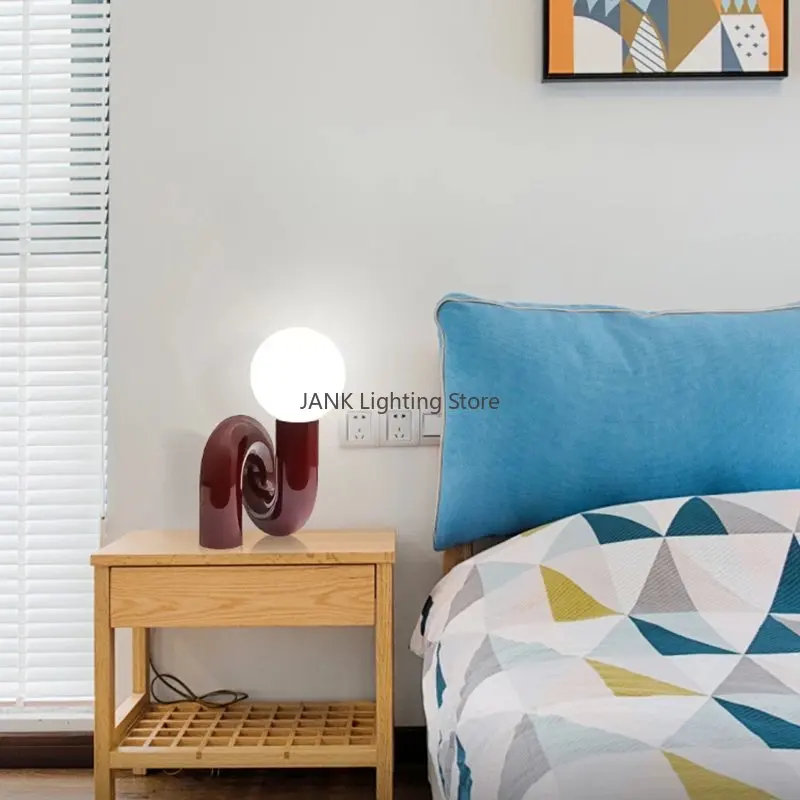 Đèn Cao Cấp Thiết Kế Mẫu Mới Nhựa Đỏ Xanh Đèn LED Để Bàn Bóng Thủy Tinh Phòng Ngủ Đầu Giường Để Bàn Phòng Trẻ Em Đèn Trang Trí - Hình 2 Đèn Cao Cấp Thiết Kế Mẫu Mới Nhựa Đỏ Xanh Đèn LED Để Bàn Bóng Thủy Tinh Phòng Ngủ Đầu Giường Để Bàn Phòng Trẻ Em Đèn Trang Trí - Hình 2