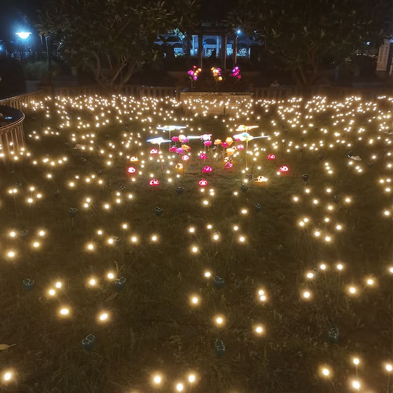 Đèn đom đóm LED năng lượng mặt trời Xuất khẩu mới ngoài trời không thấm nước cắm đất Đèn sân vườn trang trí vuông - Hình 2 Đèn đom đóm LED năng lượng mặt trời Xuất khẩu mới ngoài trời không thấm nước cắm đất Đèn sân vườn trang trí vuông - Hình 2