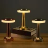 Đèn LED cảm ứng sạc bàn sáng tạo Ăn uống khách sạn Bar Bàn cà phê Đèn ngủ ngoài trời Đèn bàn trang trí phòng khách