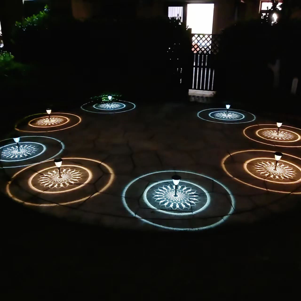 Đèn Led Ngoài Trời Chống Thấm Nước Năng Lượng Mặt Trời Đèn Sân Vườn Cắm Cỏ Ánh Sáng Và Bóng Đèn Biệt Thự Phong Cảnh Sân Vườn Con Đường Ánh Sáng RGB - Hình 2 Đèn Led Ngoài Trời Chống Thấm Nước Năng Lượng Mặt Trời Đèn Sân Vườn Cắm Cỏ Ánh Sáng Và Bóng Đèn Biệt Thự Phong Cảnh Sân Vườn Con Đường Ánh Sáng RGB - Hình 2