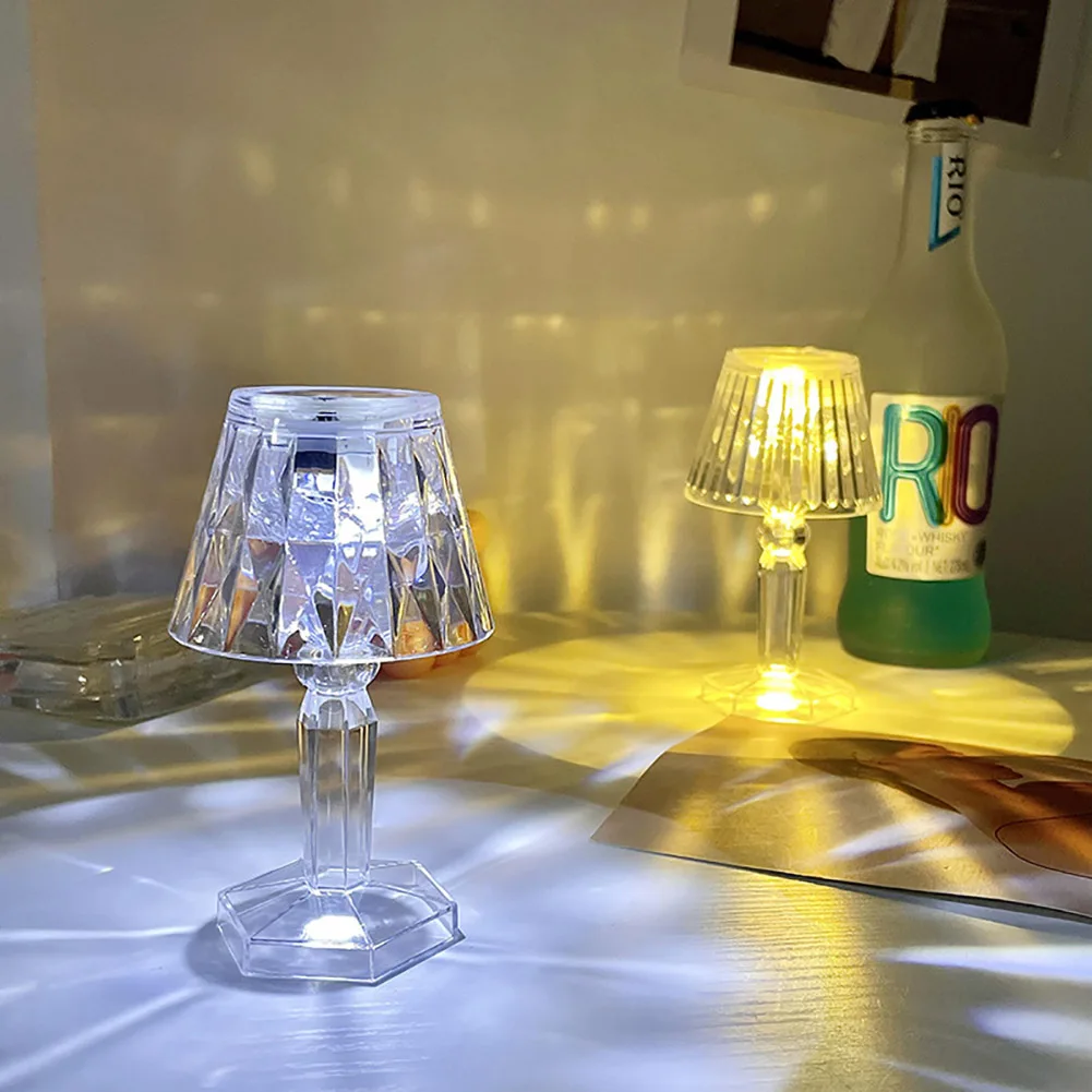 ĐÈN LED Pha Lê Để Bàn Projetor Acrylic Kim Cương Đèn Bàn LED Đèn Ngủ Đầu Giường Chiếu Sáng Ánh Sáng Cho Đồ Trang Trí Phòng Ngủ - Hình 2 ĐÈN LED Pha Lê Để Bàn Projetor Acrylic Kim Cương Đèn Bàn LED Đèn Ngủ Đầu Giường Chiếu Sáng Ánh Sáng Cho Đồ Trang Trí Phòng Ngủ - Hình 2