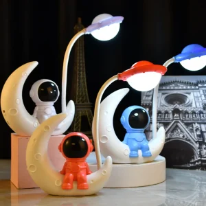 Đèn LED Sáng Tạo Hoạt Hình Spaceman Phi Hành Gia Đèn Bàn Bảo Vệ Mắt Đèn Ngủ Phòng Ngủ Học Sinh Học Đọc Sách Tặng Đèn