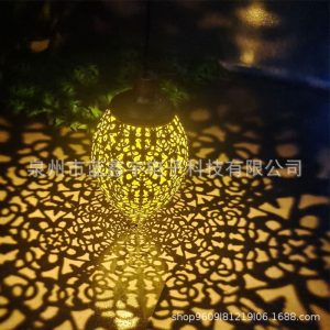 Đèn Mới đề nghị ngoài trời sắt rèn sân vườn không thấm nước năng lượng mặt trời loại A mặt dây chuyền ánh sáng sân vườn bãi cỏ phong cảnh năng lượng mặt trời