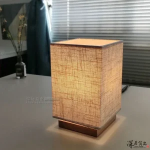 Đèn Nhật Bản Vuông Gỗ Chắc Chắn Đèn Bàn Trung Quốc Mới Retro Thiền Phòng Ngủ Đèn Ngủ Đèn Ngủ Ánh Sáng Ấm Áp Âm Trần LED