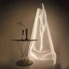 Đèn sàn sáng tạo thiết kế hiện đại, cá tính nghệ thuật bất thường, phòng khách acrylic, phòng ngủ, đèn bàn ruy băng