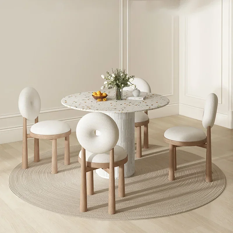 Ghế ăn phong cách Wabi Sabi kỳ lạ với nền đá màu kem và bàn đá tự nhiên - Hình 3 Ghế ăn phong cách Wabi Sabi kỳ lạ với nền đá màu kem và bàn đá tự nhiên - Hình 3