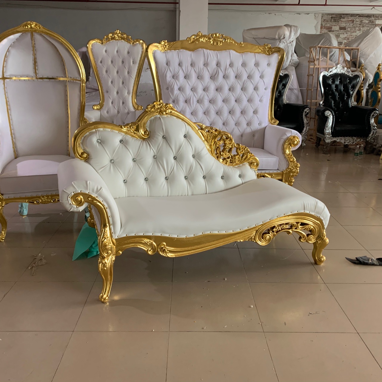 Ghế quý phi Các nhà sản xuất bán buôn ghế dài theo phong cách châu Âu, ghế sofa bằng gỗ chạm khắc, ghế tựa phòng ngủ, ghế dài, ghế dài làm đẹp - Hình 4 Ghế quý phi Các nhà sản xuất bán buôn ghế dài theo phong cách châu Âu, ghế sofa bằng gỗ chạm khắc, ghế tựa phòng ngủ, ghế dài, ghế dài làm đẹp - Hình 4